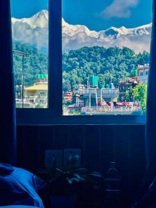 Widok na góry z tego hotelu