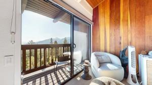 Μπαλκόνι ή βεράντα στο Mammoth Point #117 condo +44 φωτογραφίες