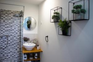 Koupelna v ubytování Poppqi's home + 56 fotografií