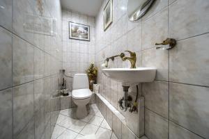 Kúpeľňa v ubytovaní Szczepin Spacious Apartment + 30 fotografií