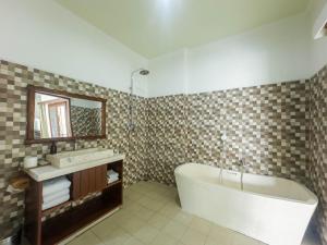 Koupelna v ubytování Giriya Amerta Hotel