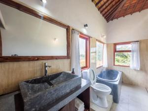 Posezení v ubytování Giriya Amerta Hotel