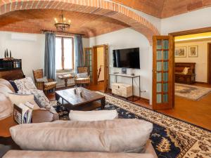 TV a/nebo společenská místnost v ubytování Tuscan Villa Posto di Pace - Montepulciano