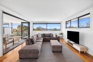 Χώρος καθιστικού στο Torquay Point White-Water Retreat