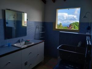 Ένα μπάνιο στο Villa Belle