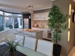 Gallery image of Surfers Paradise Penthouse & Rooftop with city views in Gold Coast