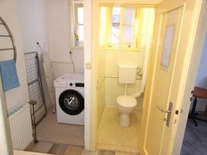 Ein Badezimmer in der Unterkunft OCTOPUS-1 Monteurwohnung in Zentrum! 2-zkb in 1og