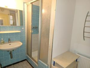 Ein Badezimmer in der Unterkunft OCTOPUS-1 Monteurwohnung in Zentrum! 2-zkb in 1og