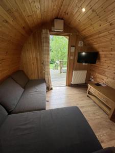 TV a/nebo společenská místnost v ubytování Mountain Edge Resort Mega pod 5 with Hot Tub