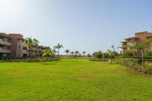 Κήπος έξω από το Elegant Apartment in Prestigia Golf Marrakech