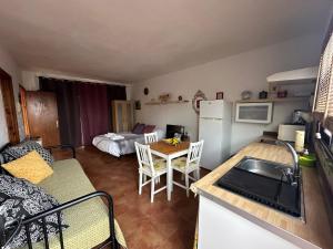 Gallery image of Estudio con terraza in La Caleta