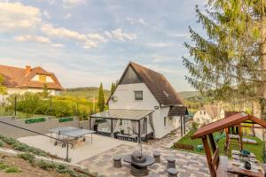 Vonkajšia záhrada v ubytovaní Panorámaház Bükkszék