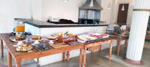 Comida no hotel ou em algum lugar perto