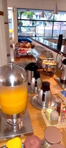 Comida no hotel ou em algum lugar perto