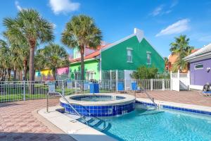 Swimmingpoolen hos eller tæt på Purple Paradise