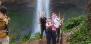 Gasten van Crows nest sipi falls kapchorwa