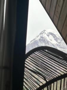 A general mountain view or a mountain view taken from Az apartmant