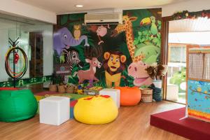 Clube infantil em Hotel del Lago Golf & Art Resort