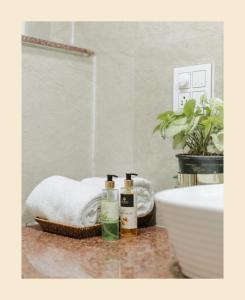 Ένα μπάνιο στο Amalia House - 3BHK Apartment