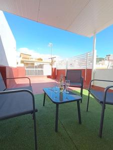 Balkoni atau teres di casita en playa de la colonia