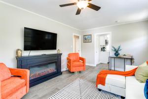 Φωτογραφία από το άλμπουμ του Pet-Friendly South Knoxville Home with Yard σε Νόξβιλ