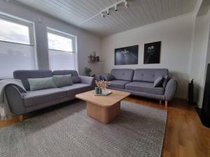 Khu vực ghế ngồi tại Koselig familiebolig Granåsen