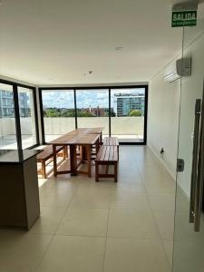 Μπαλκόνι ή βεράντα στο Departamento Home Ycua Sati +4 φωτογραφίες