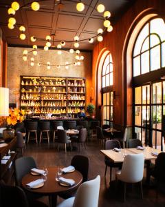 Un restaurante o sitio para comer en Hotel Coco