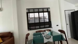 Posezení v ubytování Baiyok 10 - Single Home with 2 bedrooms plus 2 bathrooms Near Kathu Waterfall
