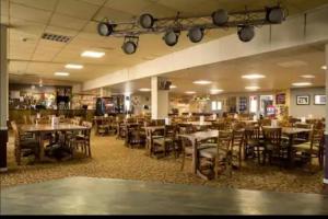 Restoran või mõni muu söögikoht majutusasutuses Whitstable tranquility