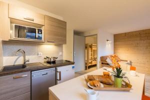 Kuchyň nebo kuchyňský kout v ubytování Résidence Signal Du Prorel - Studio entièrement rénové · Proche des pistes · Wifi gratuit & coin montagne MAE-0934