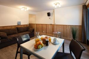 Posezení v ubytování Résidence Signal Du Prorel - Studio spacieux · Accès direct aux pistes · Casier à skis et wifi gratuit MAE-1114 + 8 fotografií