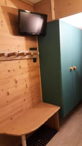 Un televizor și/sau centru de divertisment la Résidence Varet 2 - Studio rénové 5 personnes MAE-3034 +7 fotografii