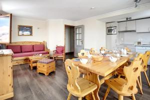 Χώρος καθιστικού στο Résidence Les Cristaux - Appartement accueillant & rénové · Proche des pistes · Balcon · Sauna · Hammam · WIFI MAE-0254