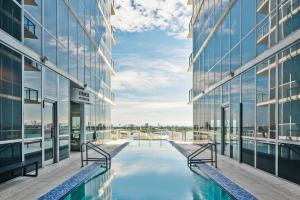 Bazén v ubytování The Grayson Hotel Miami Downtown nebo v jeho okolí
