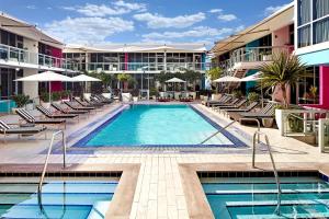 Bazén v ubytování The Grayson Hotel Miami Downtown nebo v jeho okolí