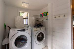 Billede fra billedgalleriet på 4 Minute Walk To North Beach! Classic Cottage! i Tybee Island