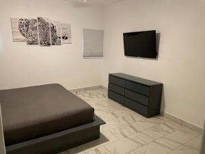 Μια τηλεόραση ή/και κέντρο ψυχαγωγίας στο Level suites #2 platinum