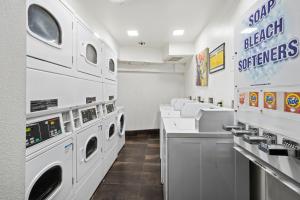 Fotografie z fotogalerie ubytování Private owned studio at Luana Hotel, partial ocean & city view, and no resort or extra fees!!! v Honolulu + 34 fotografií