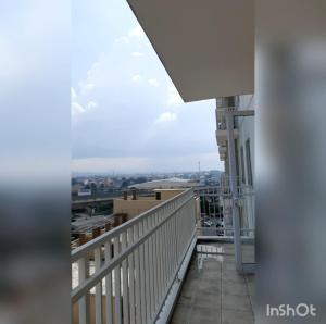 Balkón nebo terasa v ubytování Apartemen Bogor Icon by Ade Properti