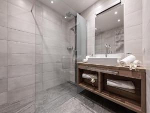 A bathroom at Farmhouse in Schwendau near Ski Zillertal