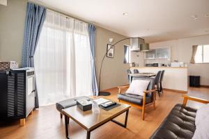 Köök või kööginurk majutusasutuses Garage villa KuuMa