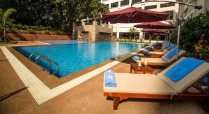 Kolam renang di atau dekat dengan Rose Garden Hotel
