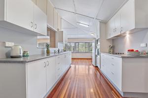 Gallery image of Seaside Sea Shanty in Cannonvale