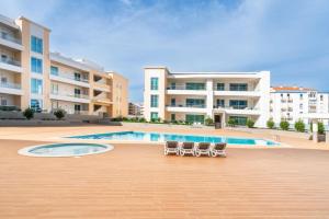 Swimmingpoolen hos eller tæt på Top Floor Luxury Lagos Apartment