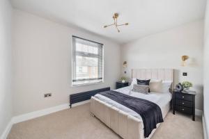 Ένα ή περισσότερα κρεβάτια σε δωμάτιο στο Luxury 3 Bed House in Central Tunbridge Wells Sleeps 10