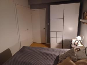 Postel nebo postele na pokoji v ubytování Viihtyisä kaksio torin laidalla 1-4 hengelle