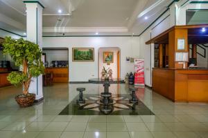 Vstupní hala nebo recepce v ubytování RedDoorz near XT Square Yogyakarta