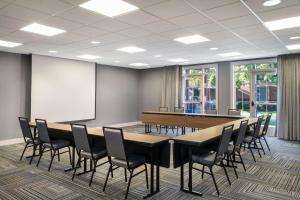 Konferenční prostory v ubytování Homewood Suites Medford + 37 fotografií