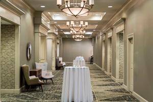 Posezení v ubytování Radisson Hotel Fairview Heights - St Louis